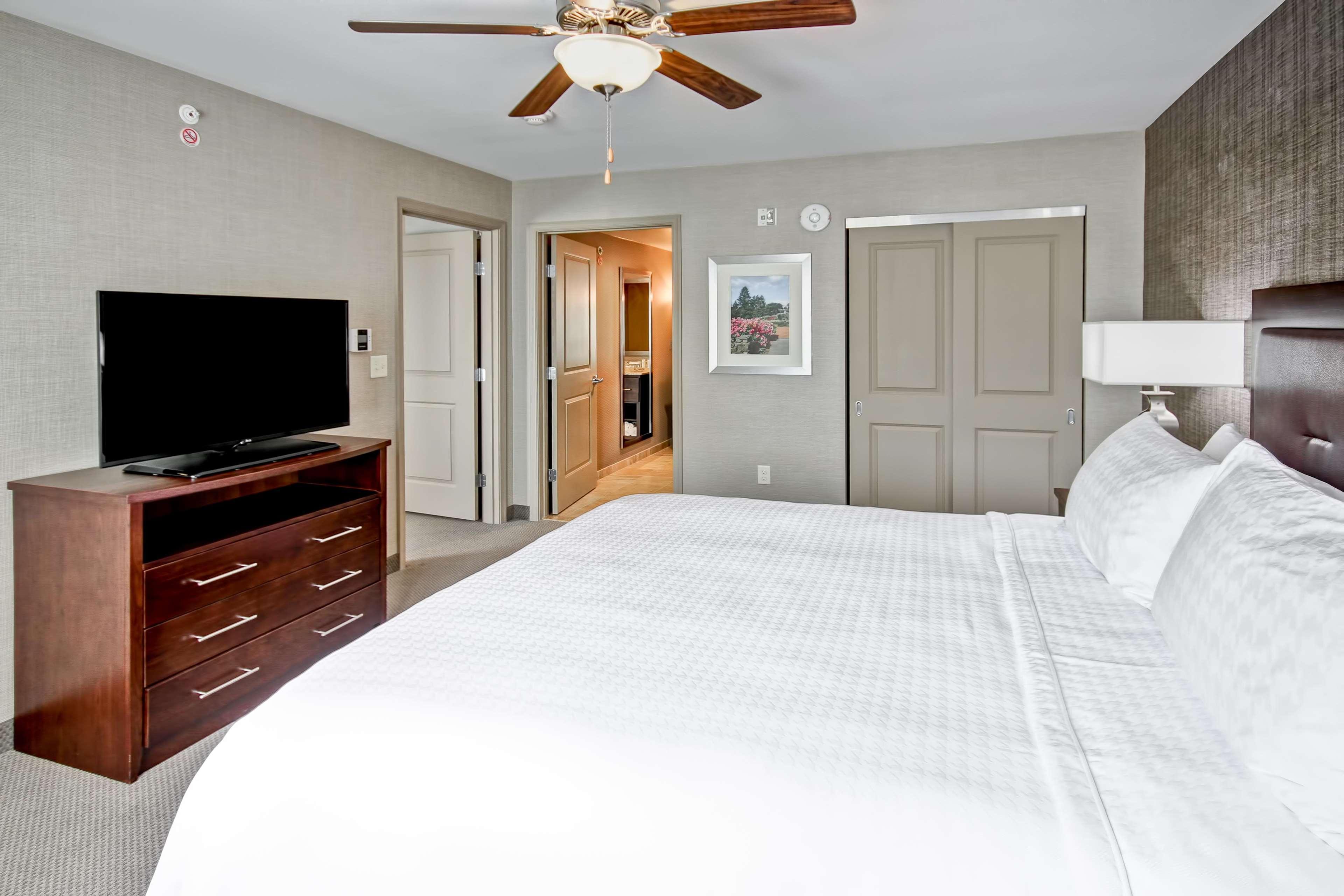 Homewood Suites By Hilton Bridgewater/Branchburg Esterno foto